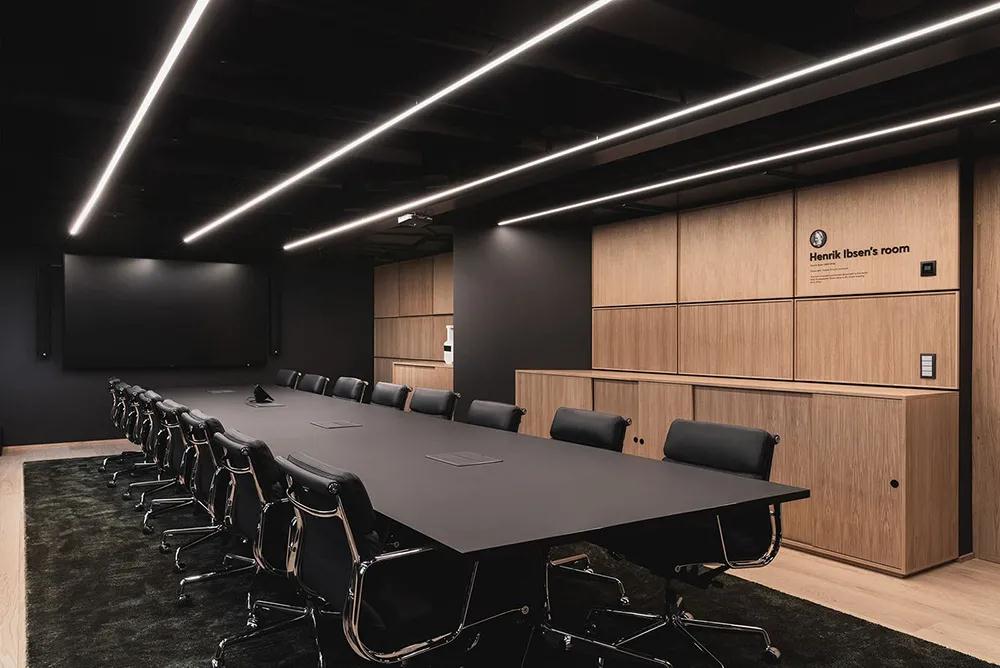 理想的办公环境少不了简约办公桌椅